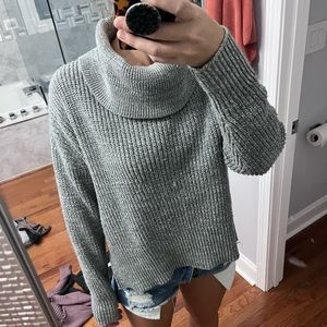 Turtle neck chunky knit grey sweater
